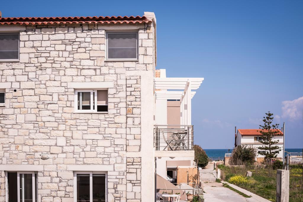 Athina Near The Sea Platania Platanés